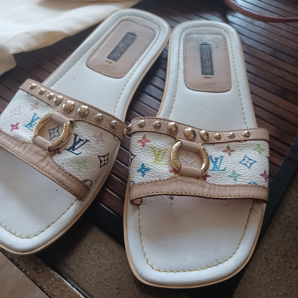 LV Sandals - Picture 3 of 6